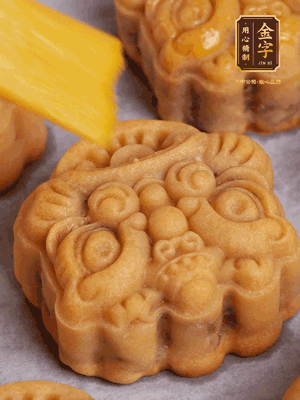 冷卻5分鐘刷上蛋液，160℃再烤10分鐘，回油1晚更香